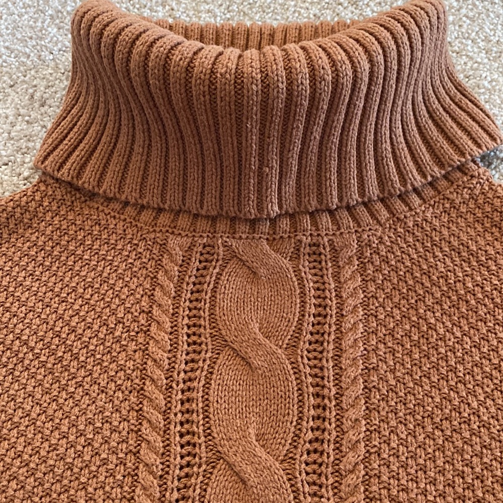 🤗 Great Express Turtleneck! 😁